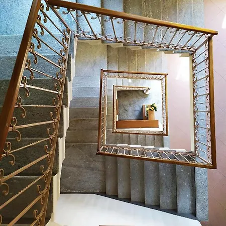 Tiffany Bed & Breakfast 3*