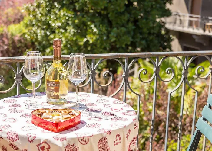 Tiffany 多莫多索拉